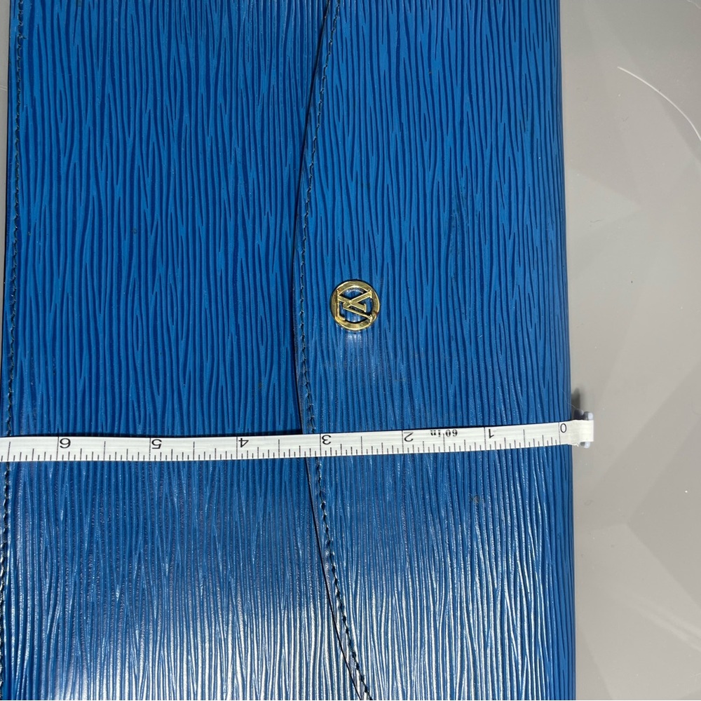 Louis Vuitton Epi Textured Blue Clutch EUC - Picture 15 of 16